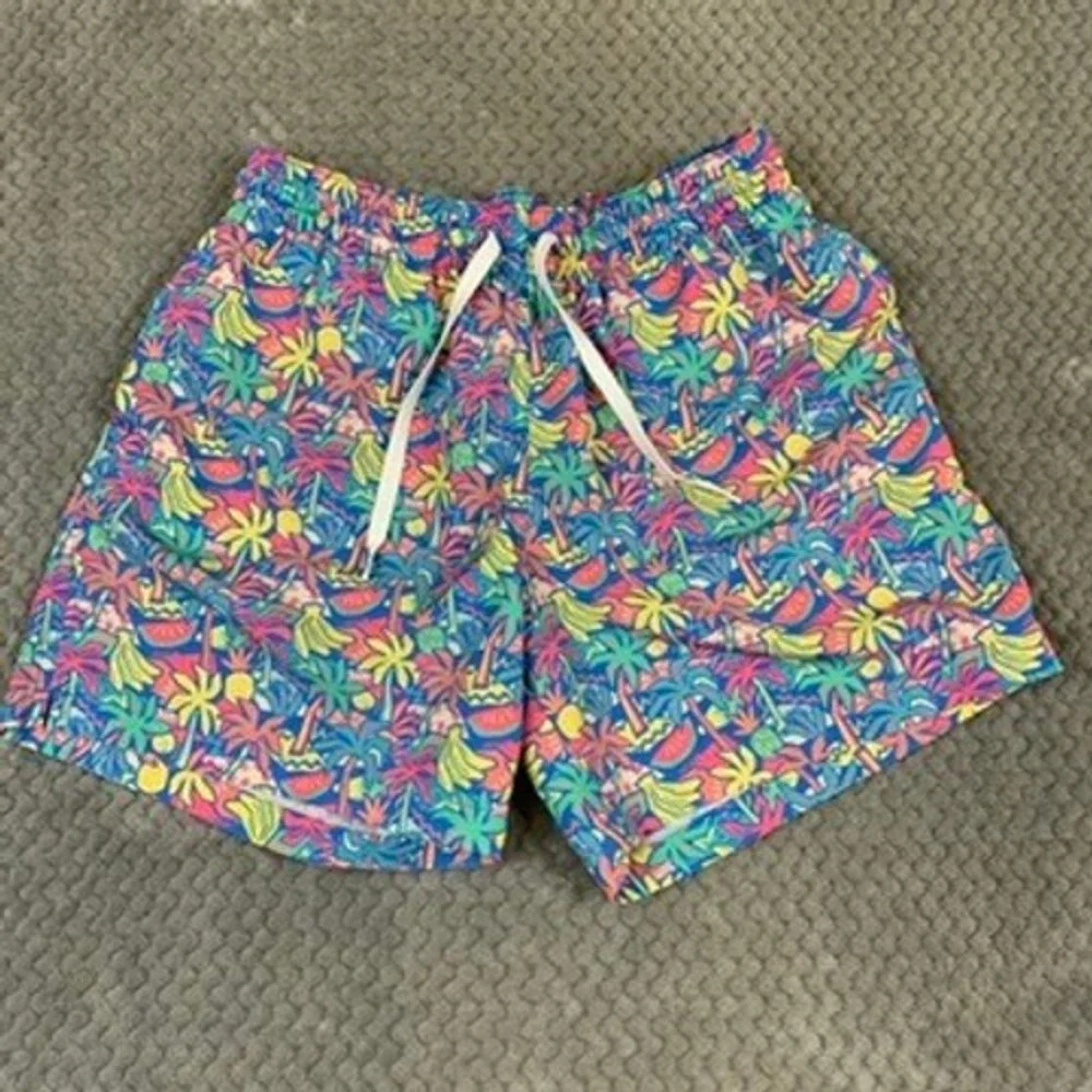 Chubbies Mens Tropical Palm Tree Banana Watermelon Swim Trunks Blue Small 5.5in